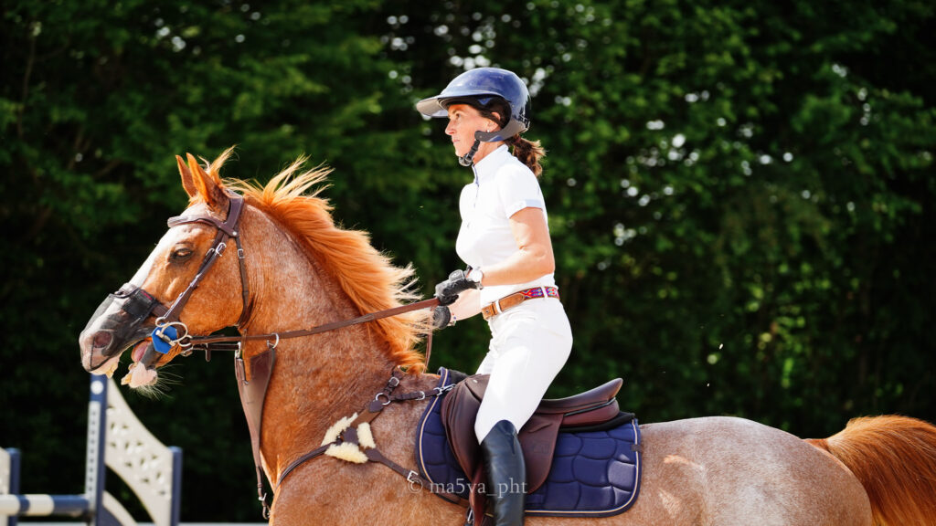 Photo d'un cavalier de compétition