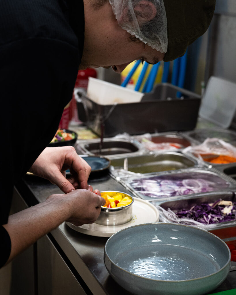 Photo en cuisine lors de l'inauguration de The Temple dans l'oise