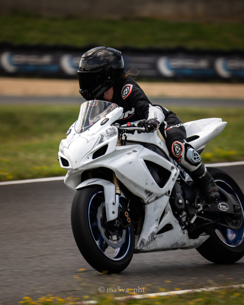 Shooting moto durant un week en de course